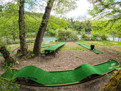 mini golf + rivi&egrave;re